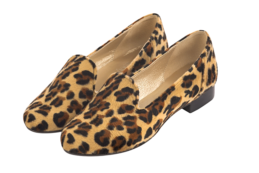 Safari black women's loafers with pompons. Round toe. Flat leather soles. Front view - Florence KOOIJMAN